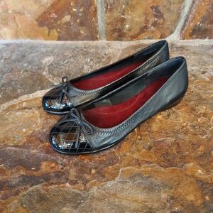 AEROSOLES Black Flats with Peep-Toe Design